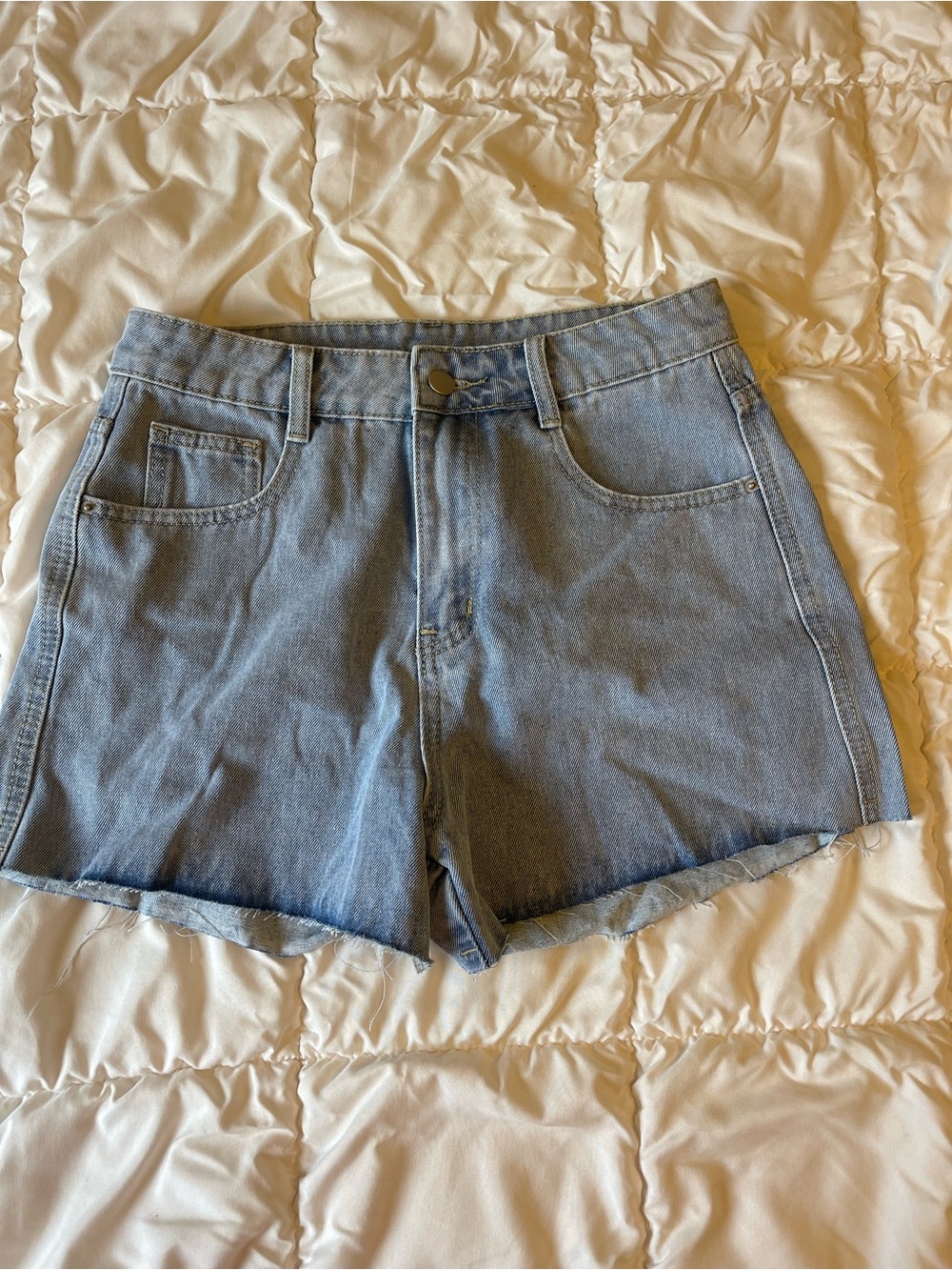Casual Mid-Rise Light Blue Denim Shorts